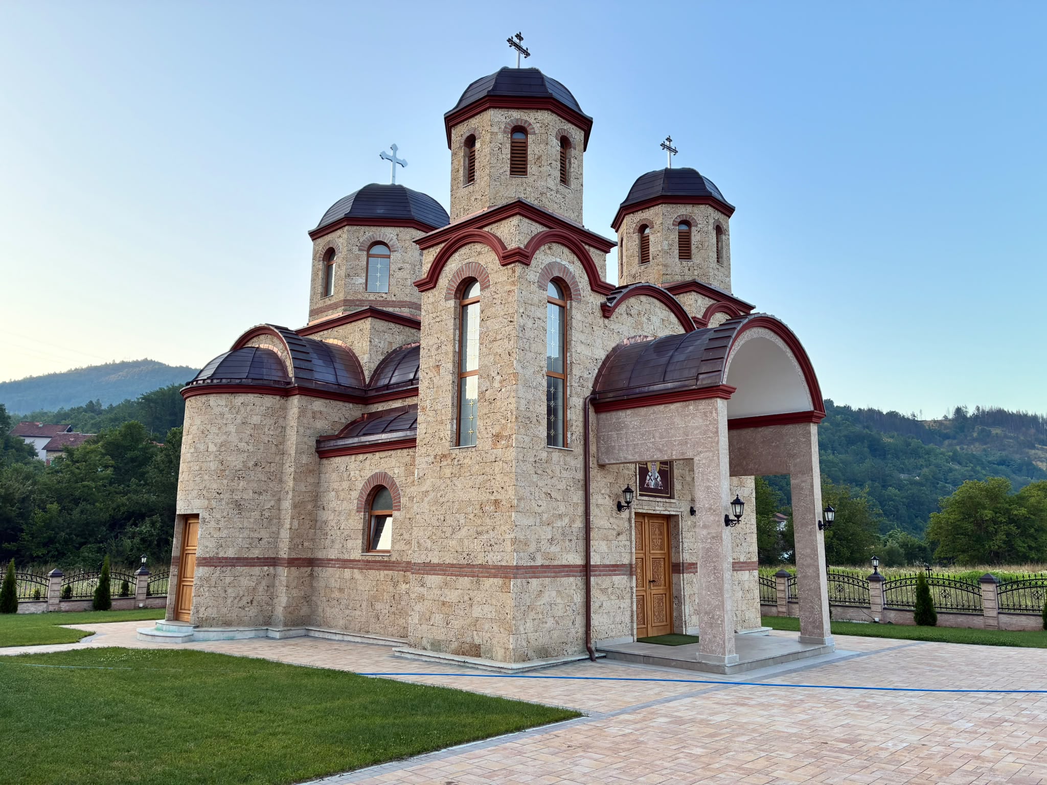 Kirche unterwegs auf dem Balkan
