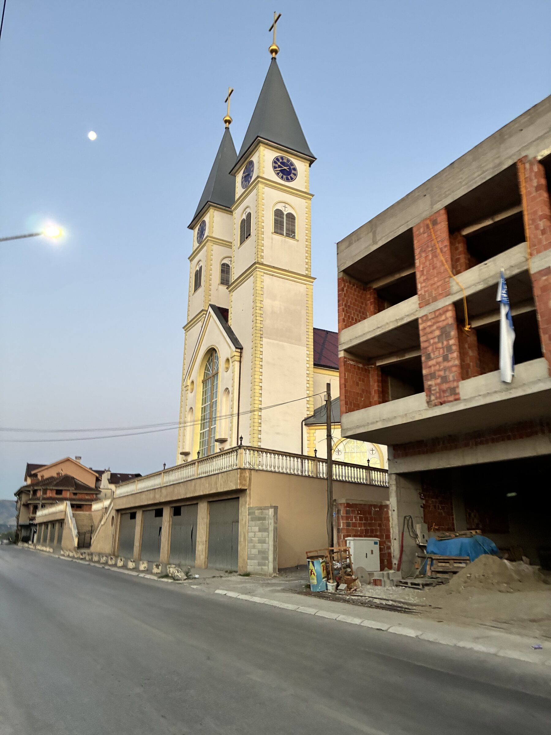 Kirche bei Nacht