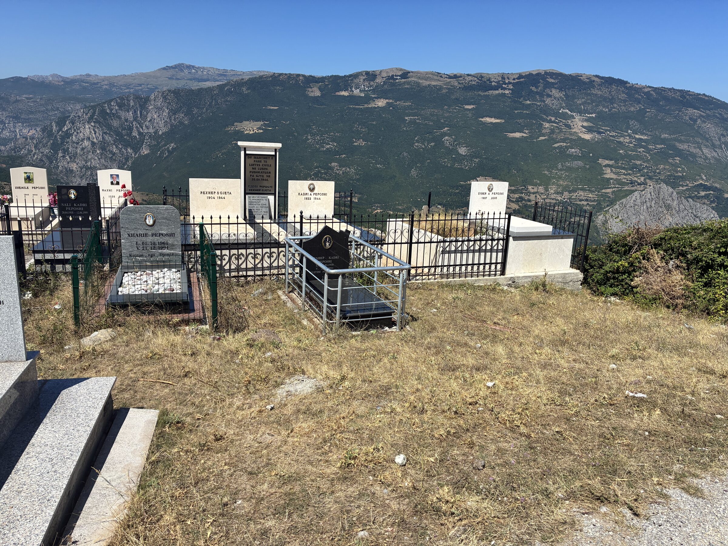 Landschaft und Friedhof