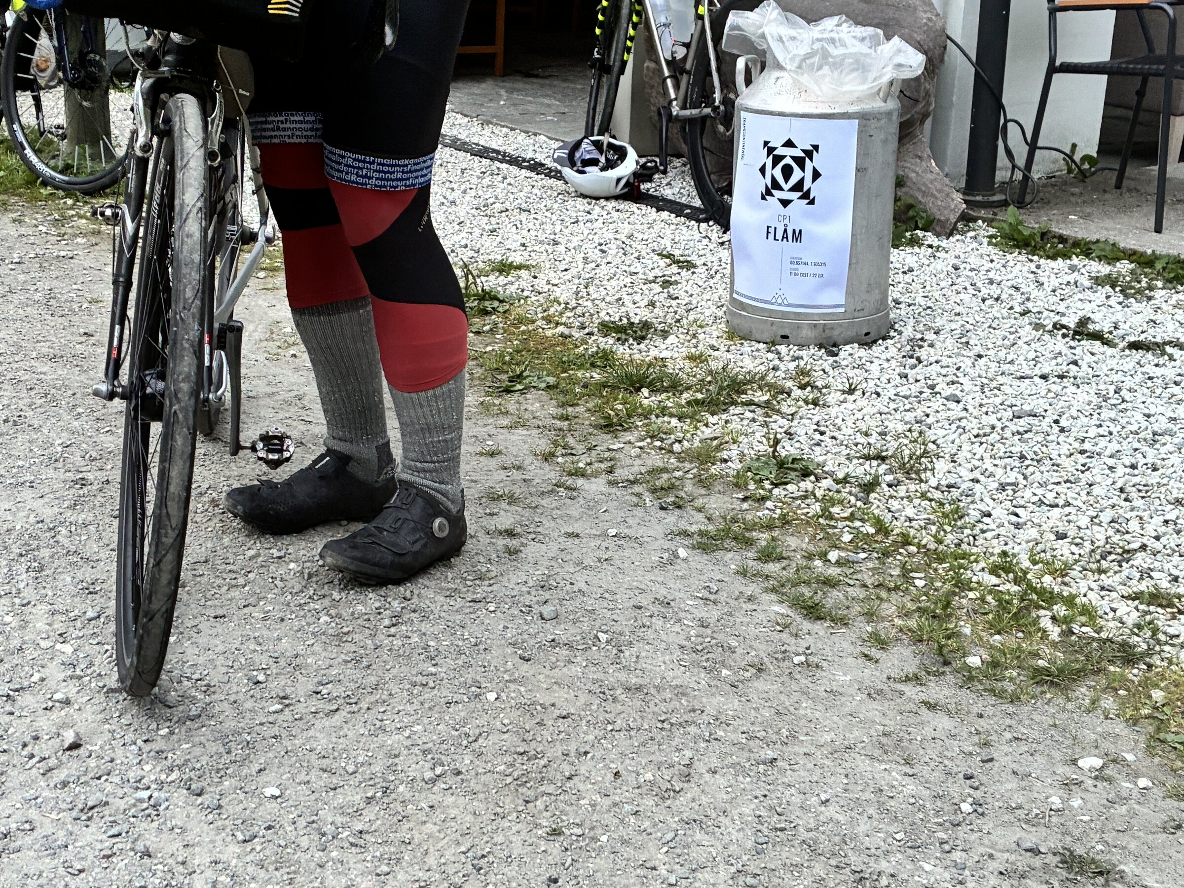 Fahrrad am Schlafplatz vor der Weiterfahrt