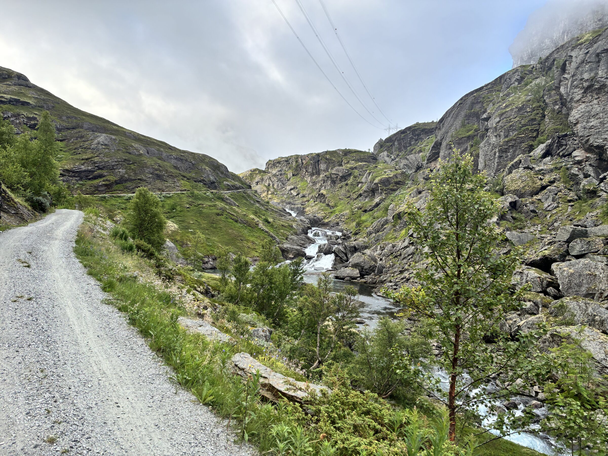 Hochgelegener Weg durch das Fjell