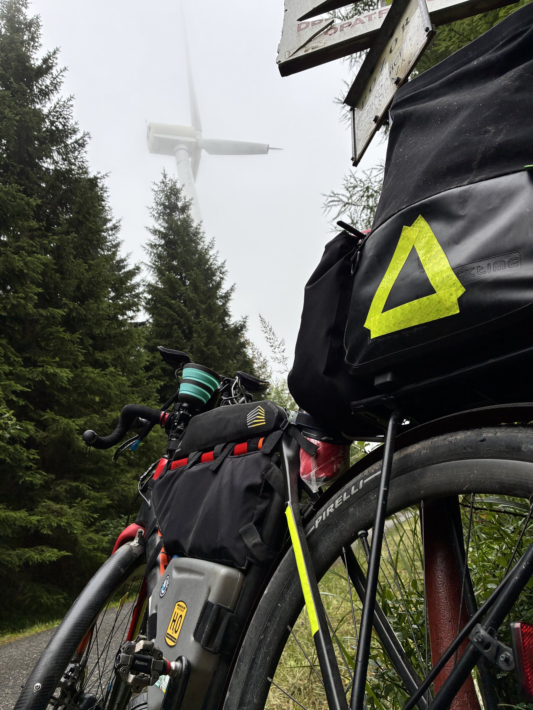 Fahrrad und Ausrüstung am Parcours