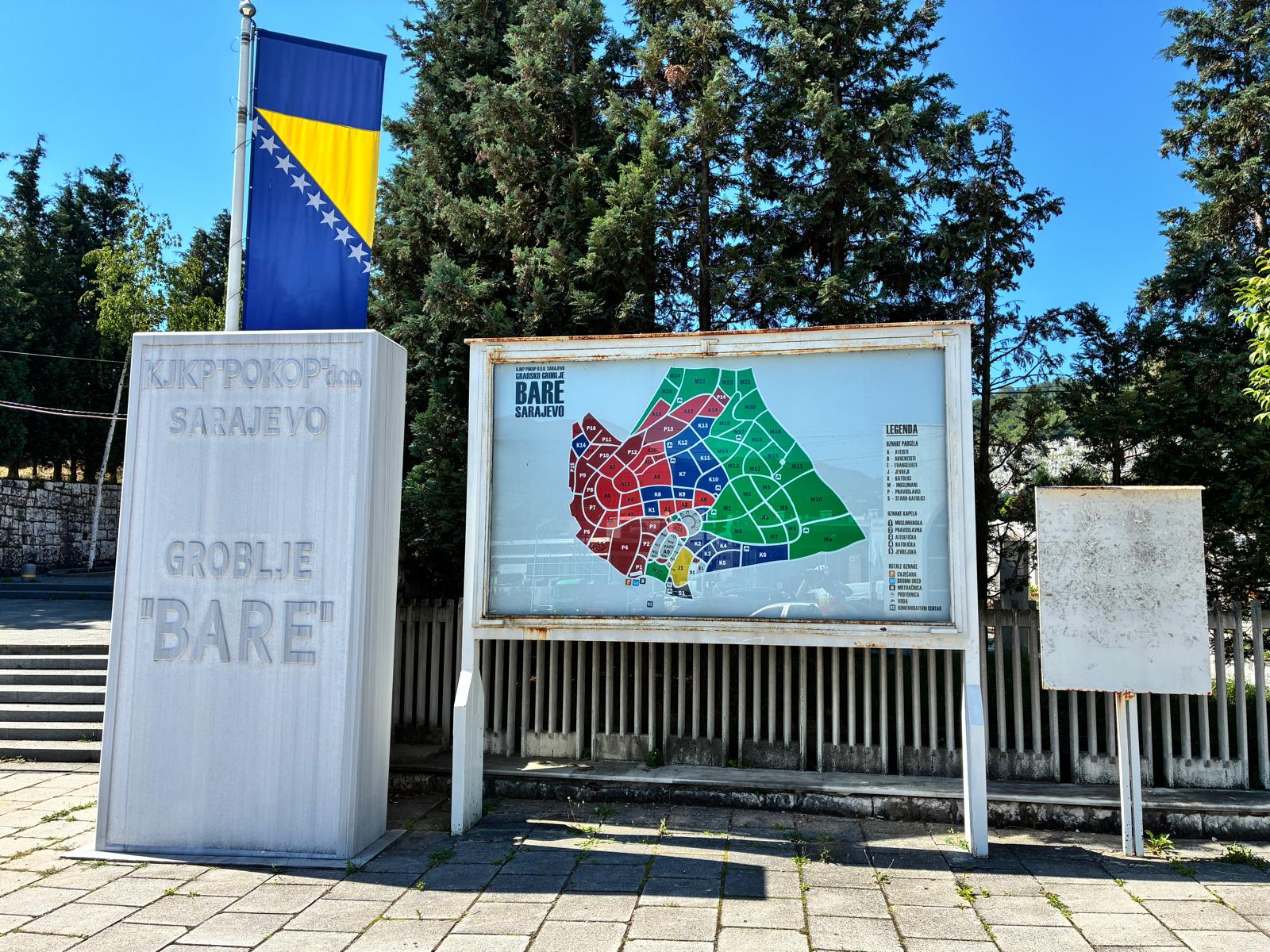 Karte beziehungsweise Hinweistafel in Sarajevo